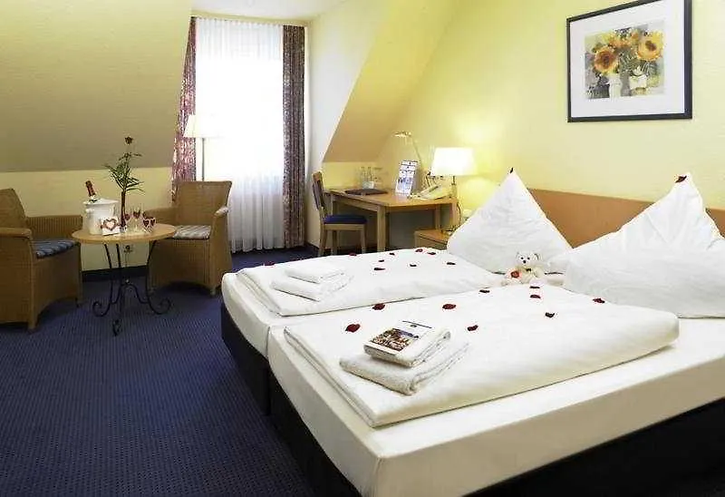 Tryp By Wyndham Luebeck Aquamarin Hotel