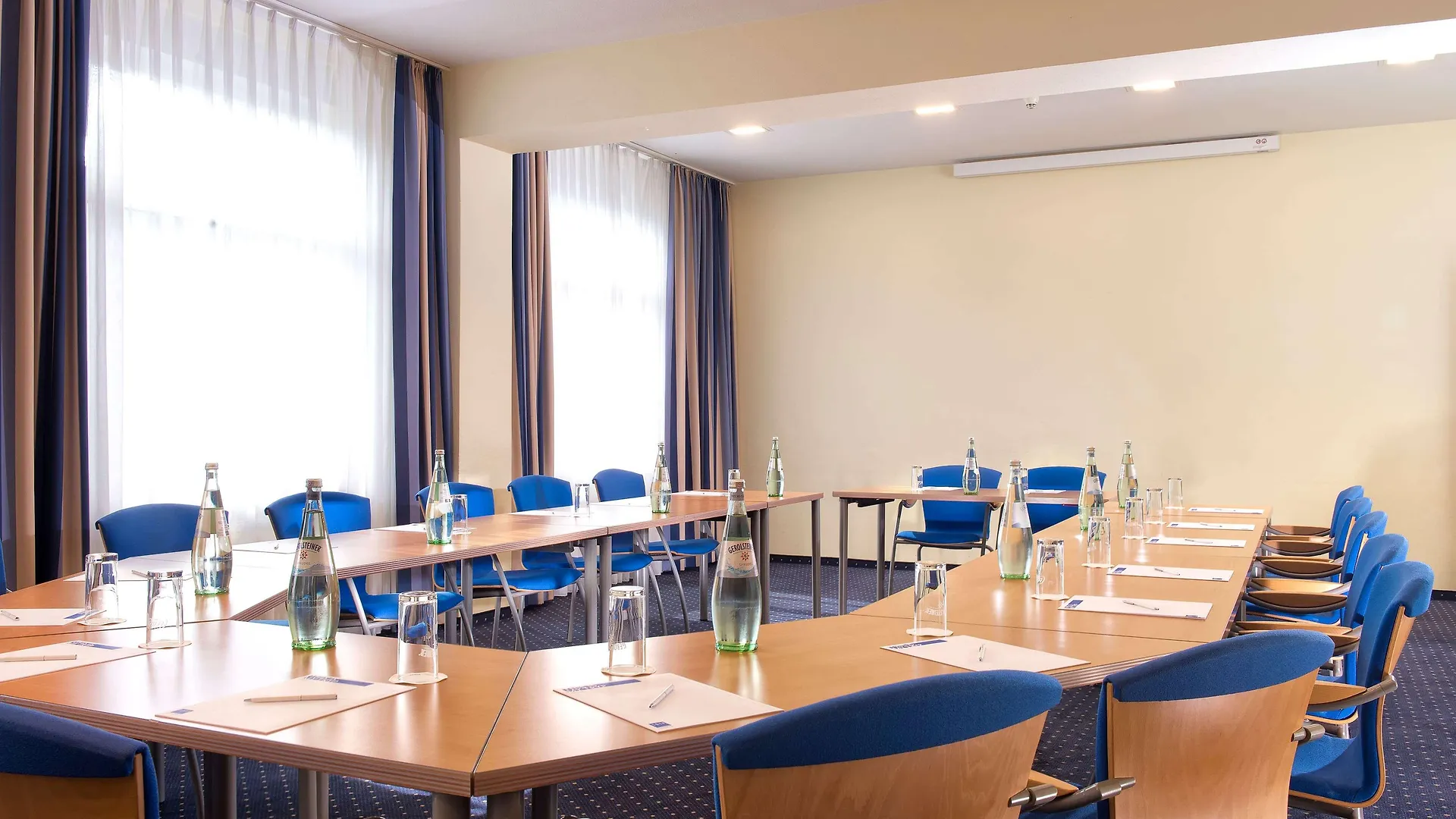 Tryp By Wyndham Luebeck Aquamarin Hotel 3*, Lubeck Germany
