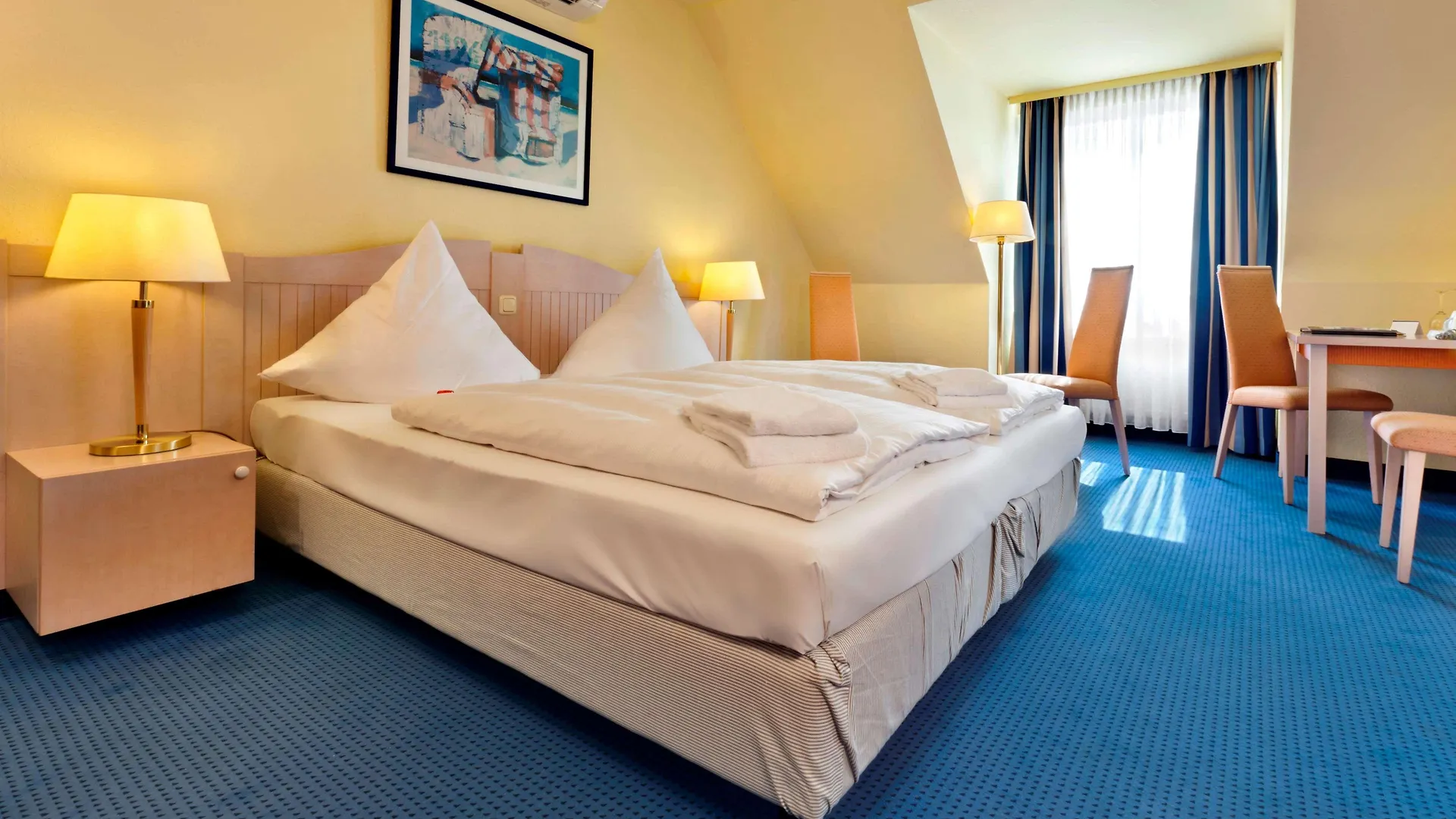 Tryp By Wyndham Luebeck Aquamarin Hotel