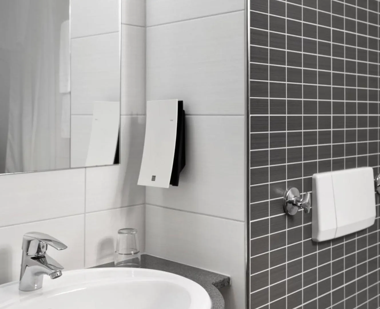 Tryp By Wyndham Luebeck Aquamarin Hotel