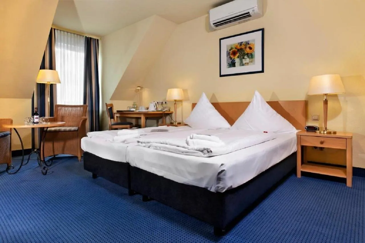 Tryp By Wyndham Luebeck Aquamarin Hotel 3*, Lubeck