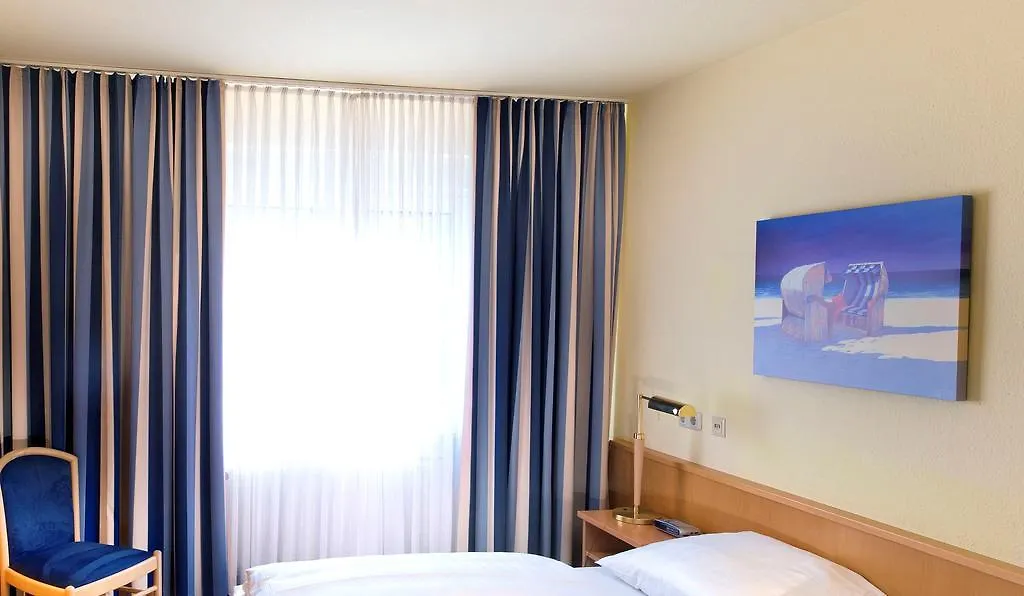 Tryp By Wyndham Luebeck Aquamarin Hotel